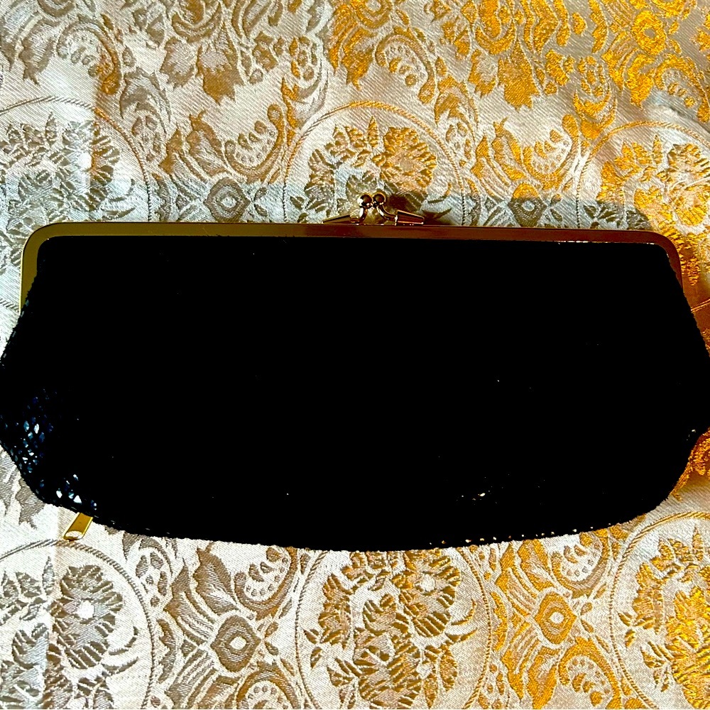 Vintage Latico New York Diamond mesh embossed Black Leather Clutch. EUC